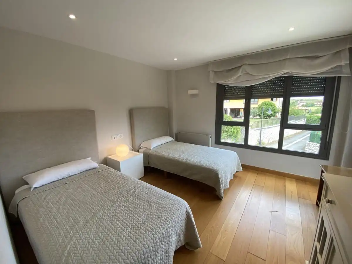 Habitación de Casa o chalet en venta en Llanes con Calefacción, Jardín privado y Terraza