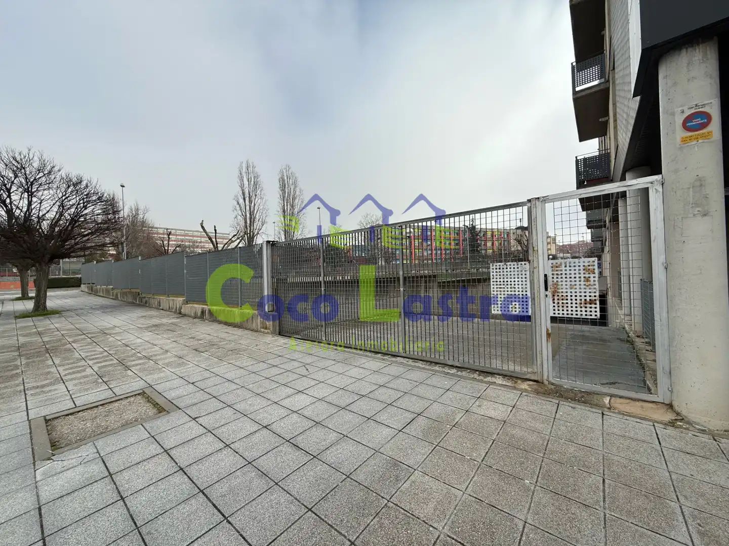 Außenansicht von Garage zur Miete in Salamanca