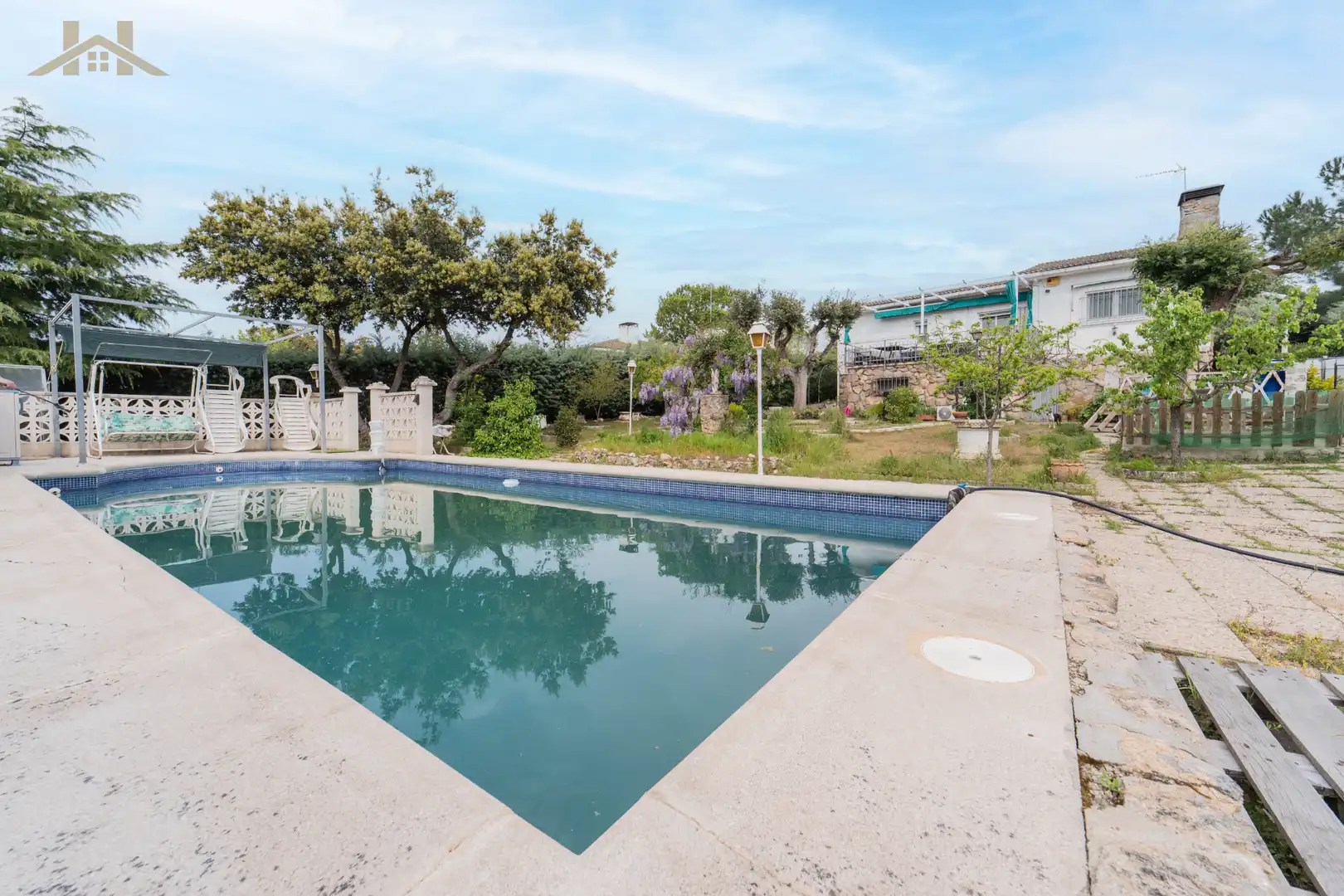 Swimming pool of Houses for sale in Valdemorillo  with Air Conditioner, Heating and Private garden