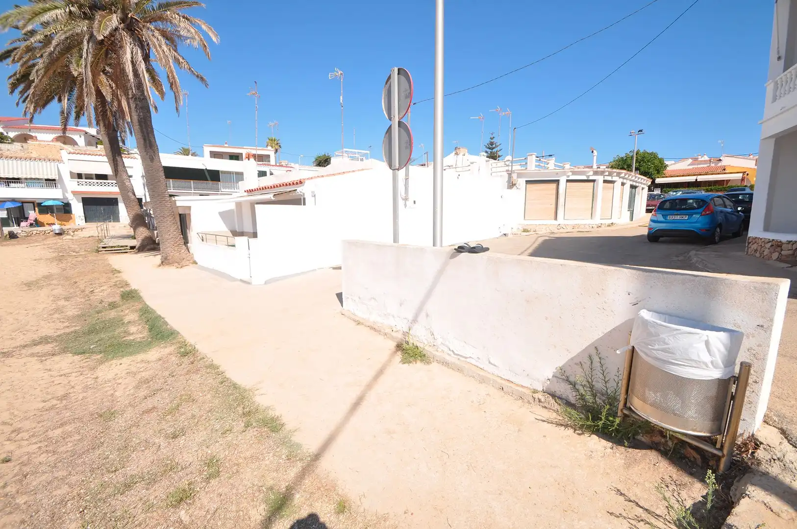 Vista exterior de Casa adosada en venda en Es Mercadal amb Terrassa i Traster