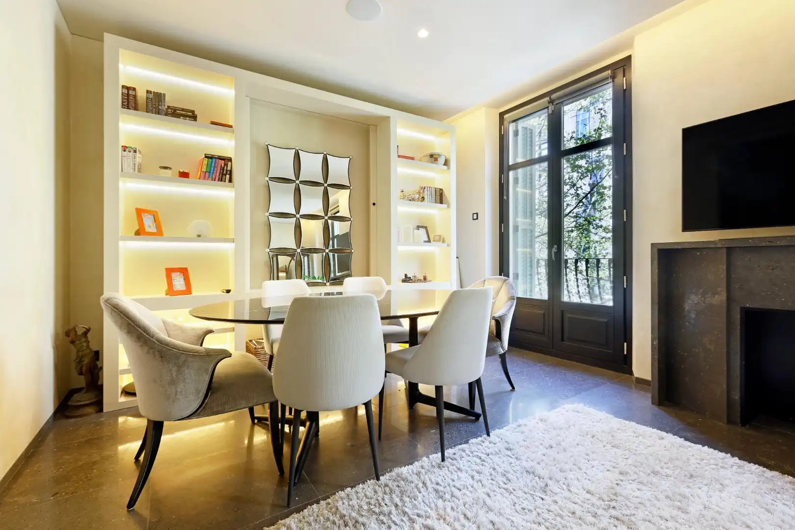 Menjador de Apartament en venda en Barcelona amb Aire condicionat, Calefacció i Terrassa