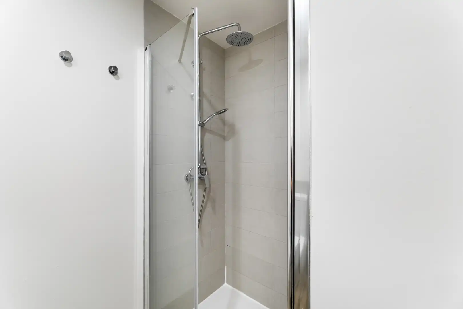 Bathroom of Apartments for rent in Madrid  with Air Conditioner, Heating and Terrace
