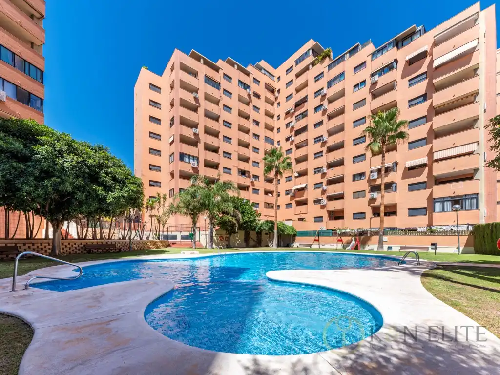Penthouse mit Pool zum Verkauf in Avenida Mestral