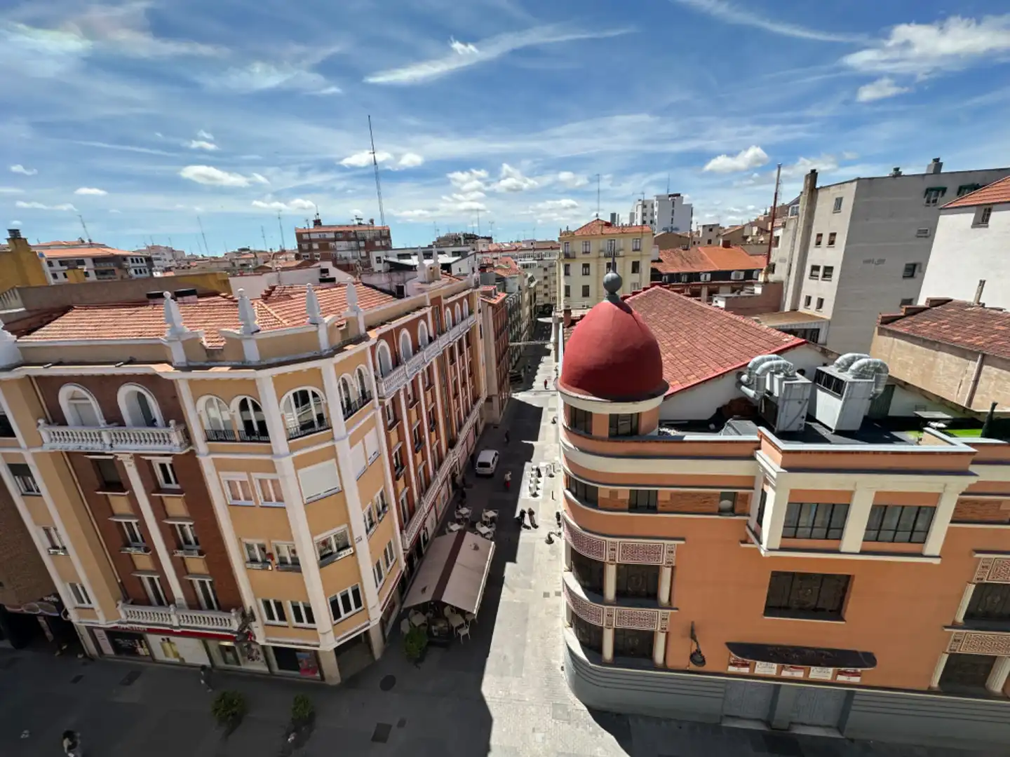 Außenansicht von Wohnung zum Verkauf in Valladolid mit Heizung, Parkett und Terrasse