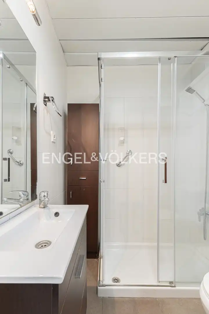 Baño de Piso en venta en Barcelona con Calefacción