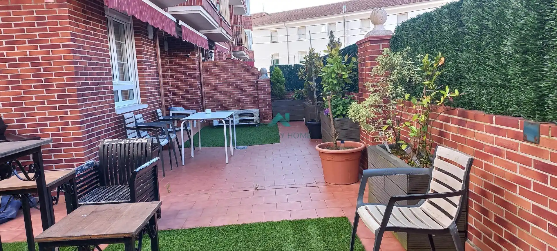 Terrasse von Erdgeschoss zum Verkauf in Santoña mit Heizung und Privatgarten