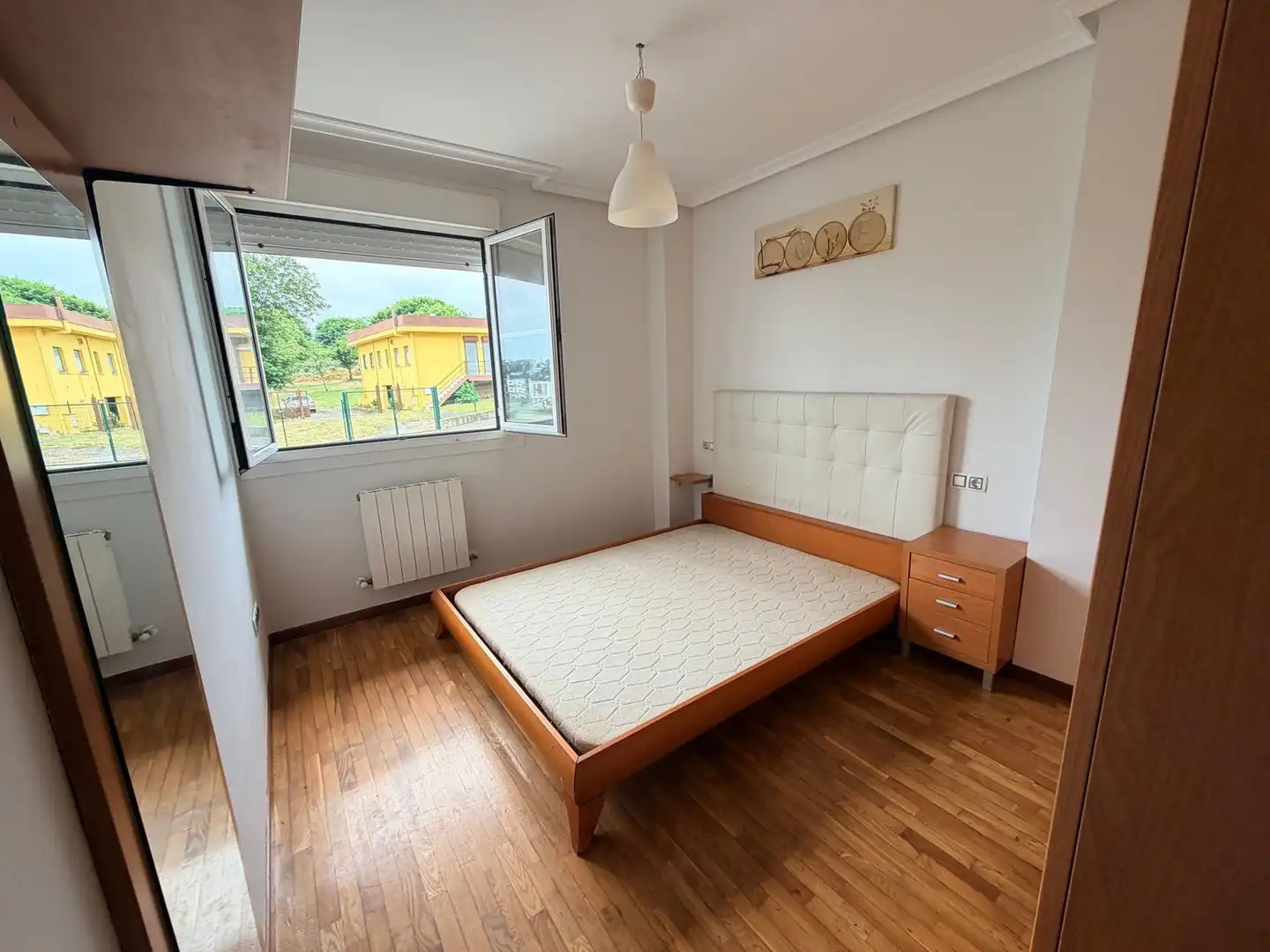 Habitación de Piso en venta en Navia con Calefacción y Piscina