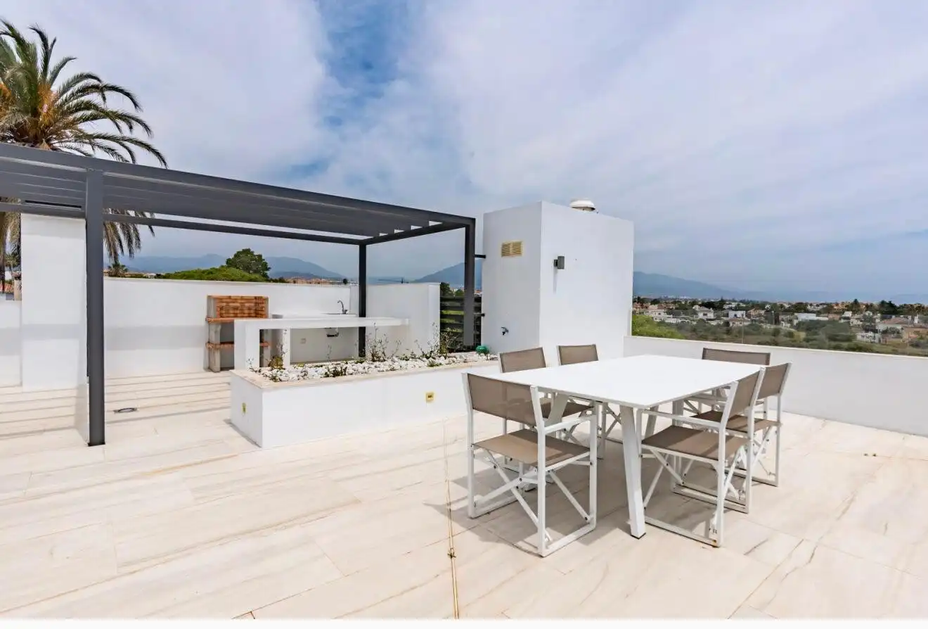 Terrassa de Casa o xalet de lloguer en Marbella amb Aire condicionat, Jardí privat i Terrassa