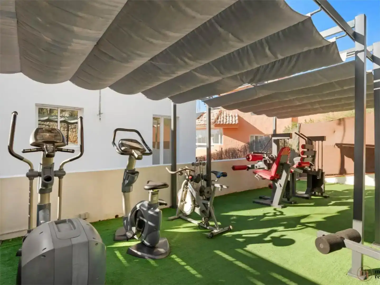 Terrassa de Casa adosada en venda en Marbella amb Aire condicionat, Piscina i Balcó