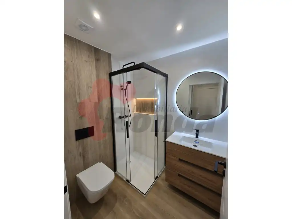 Bathroom of Duplexes for sale in Lugo