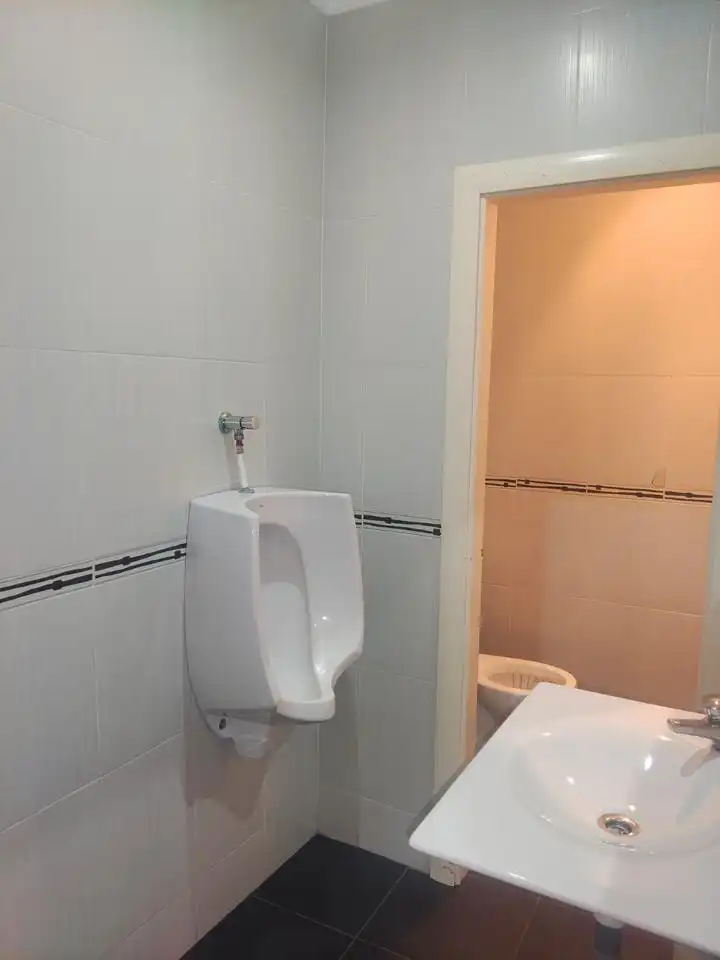Local comercial de lloguer a Enrique Torres Gómez, imagen 6