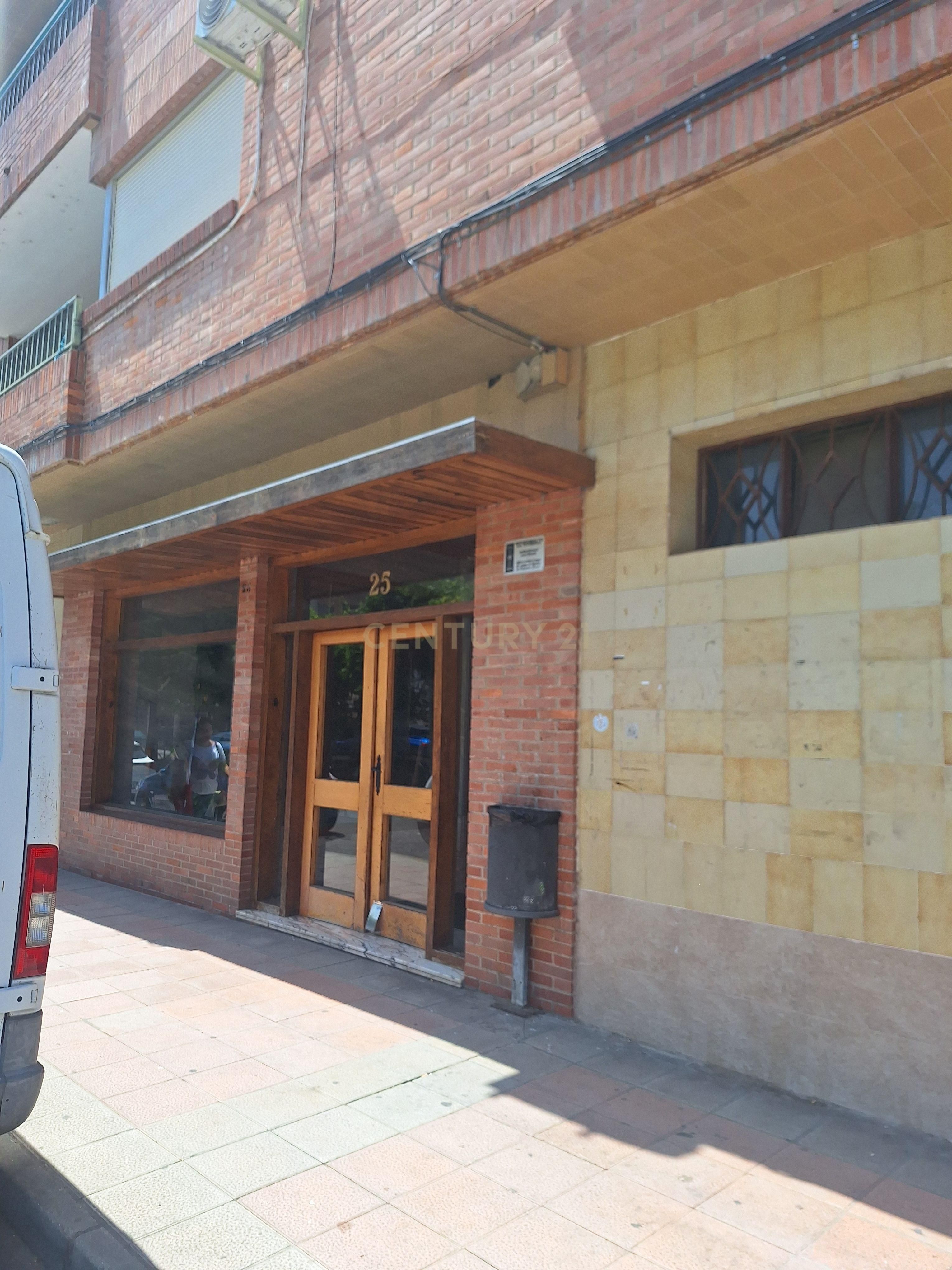 Vista exterior de Pis en venda en Coria amb Balcó