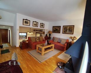 Living room of Single-family semi-detached for sale in Sant Cugat del Vallès  with Heating, Terrace and Storage room