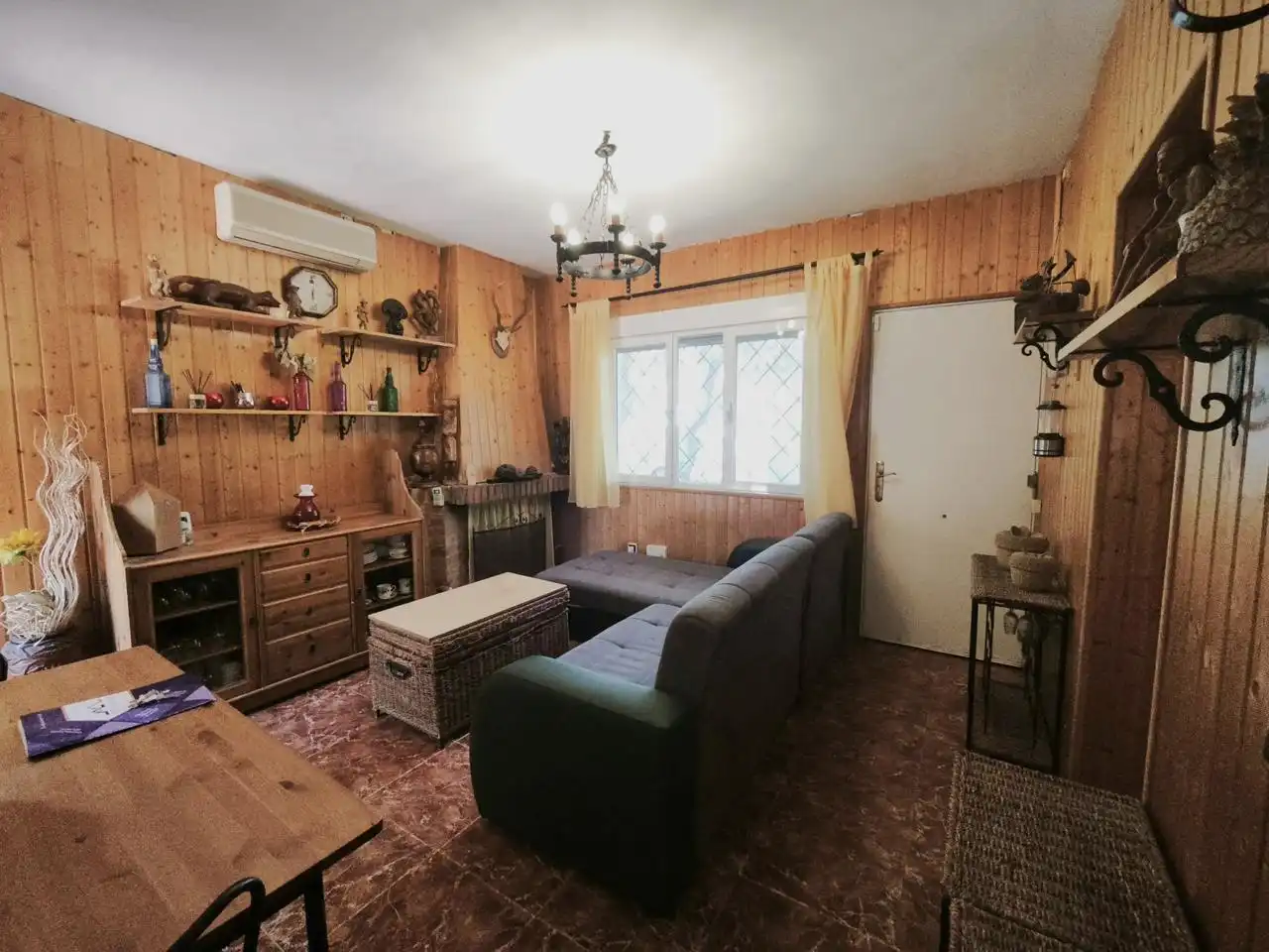 Sala d'estar de Casa o xalet en venda en Villa del Prado amb Aire condicionat, Calefacció i Jardí privat