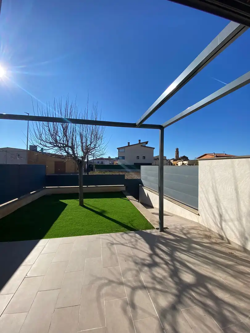 Casa adosada en venta en Carrer dels Prats, 6, Alió