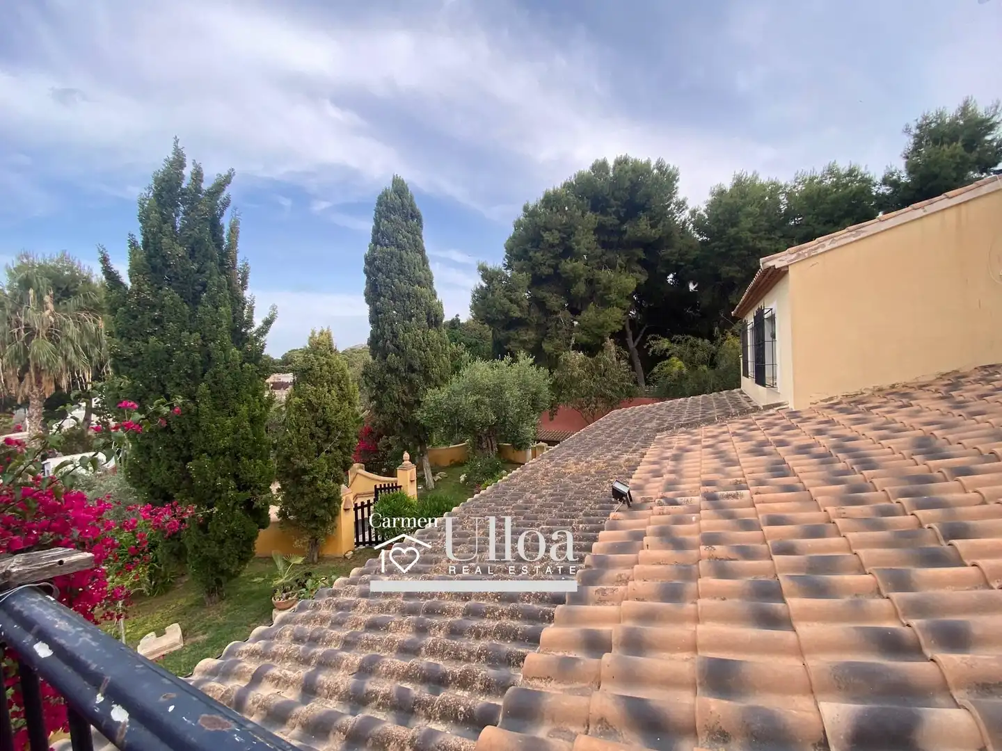 Vista exterior de Casa o xalet en venda en Alicante / Alacant amb Jardí privat, Terrassa i Traster