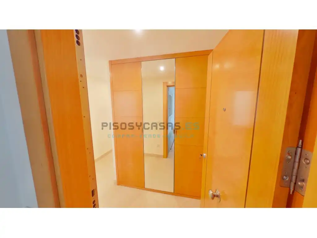 Flat for sale in Tauste  with Air Conditioner, Oven and Washing machine
