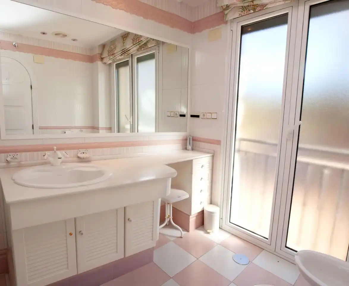 Baño de Piso en venta en Elche / Elx con Aire acondicionado, Calefacción y Parquet