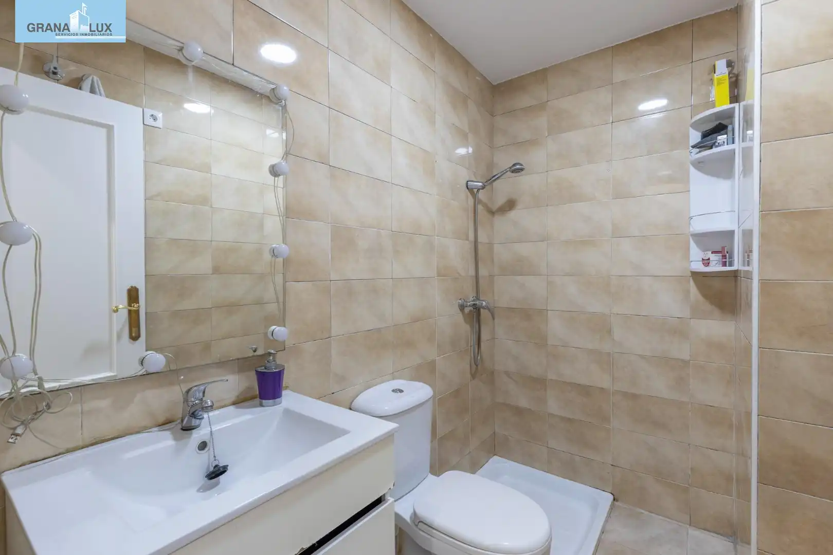 Baño de Piso en venta en Atarfe con Terraza