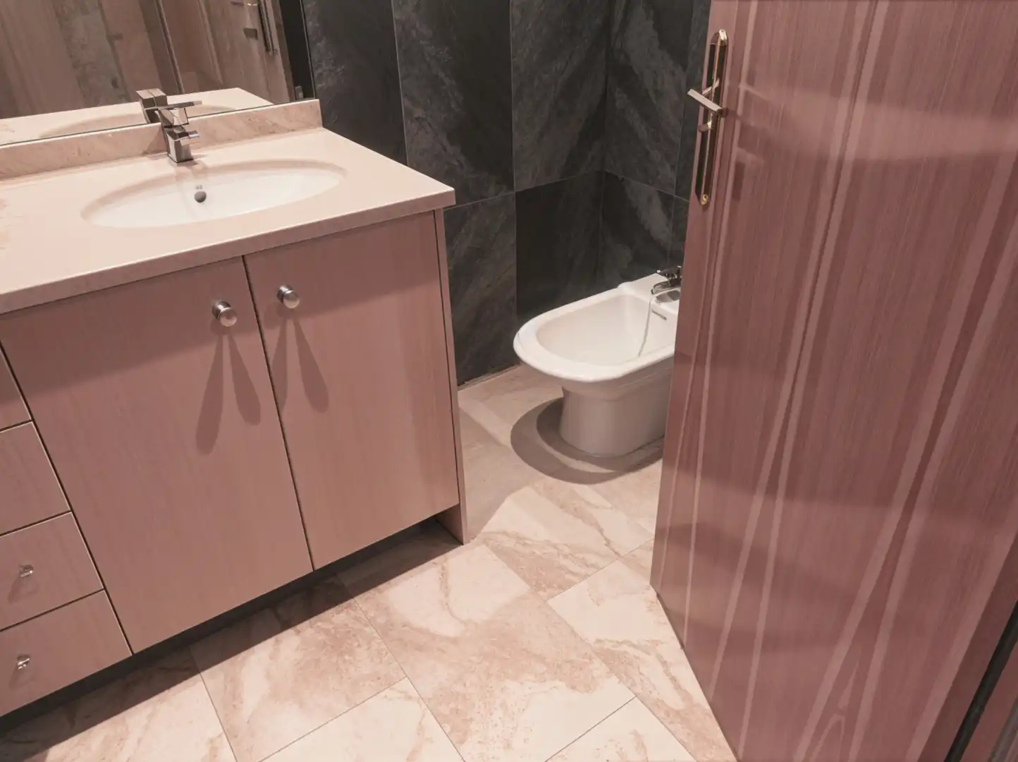 Badezimmer von Einfamilien-Reihenhaus zum Verkauf in L'Arboç mit Heizung, Terrasse und Ofen