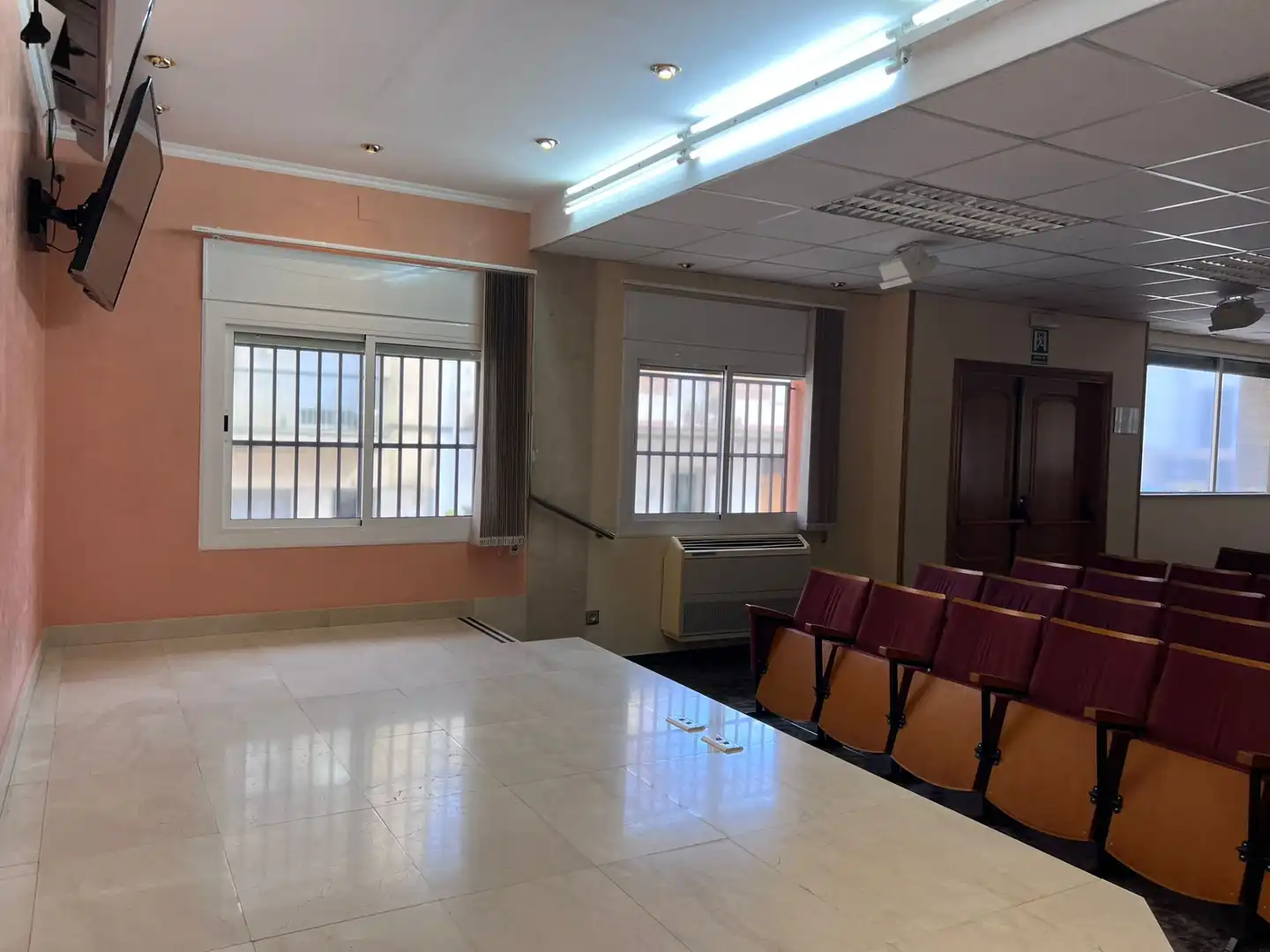 Local de lloguer en Vilassar de Dalt amb Aire condicionat, Calefacció i Terrassa