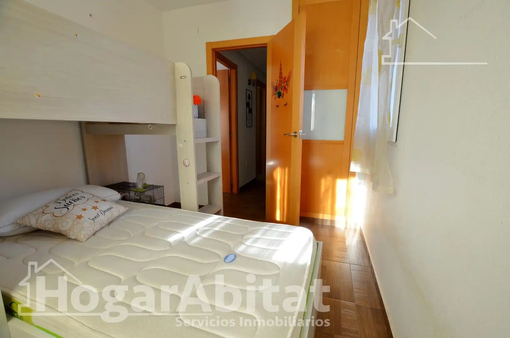 Dormitori de Casa adosada en venda en Alicante / Alacant amb Aire condicionat, Calefacció i Jardí privat