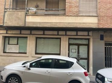 Local comercial en venda a Calle Ramón y Cajal
