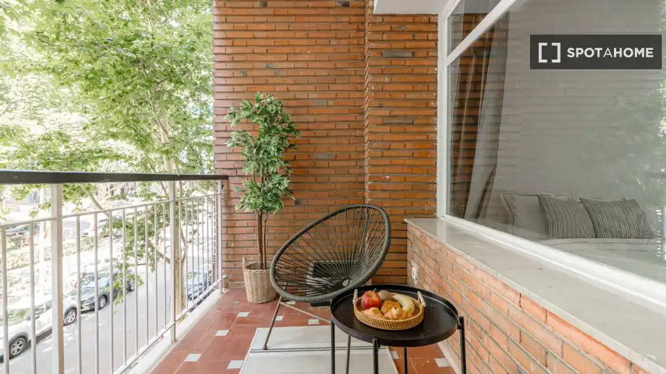 Terrassa de Pis per a compartir en Madrid amb Aire condicionat, Terrassa i Moblat