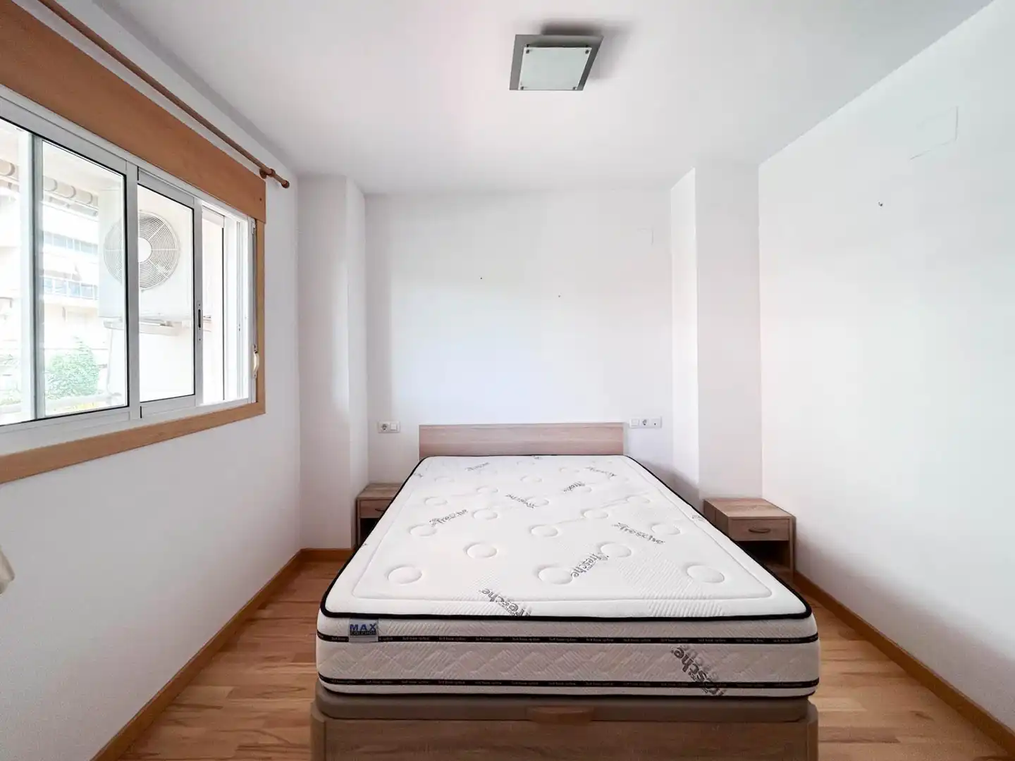 Bedroom of Flat for rent in Paterna  with Air Conditioner, Heating and Private garden