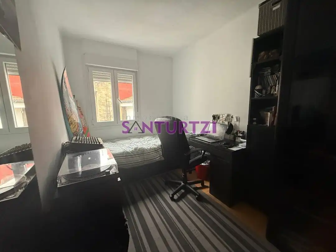 Bedroom of Flat for sale in Santurtzi   with Heating and Storage room