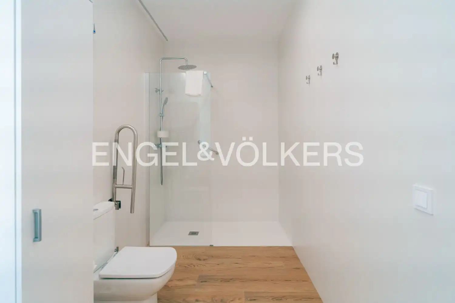 Baño de Apartamento en venta en Valencia con Aire acondicionado, Calefacción y Amueblado