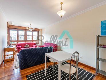Flat with lift to rent in Calle Rafael Urrusti