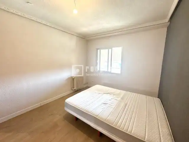 Habitación de Piso en venta en Madrid con Terraza