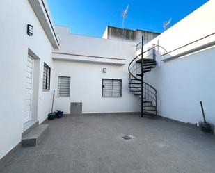 Vista exterior de Casa o xalet de lloguer en Gines amb Terrassa i Moblat