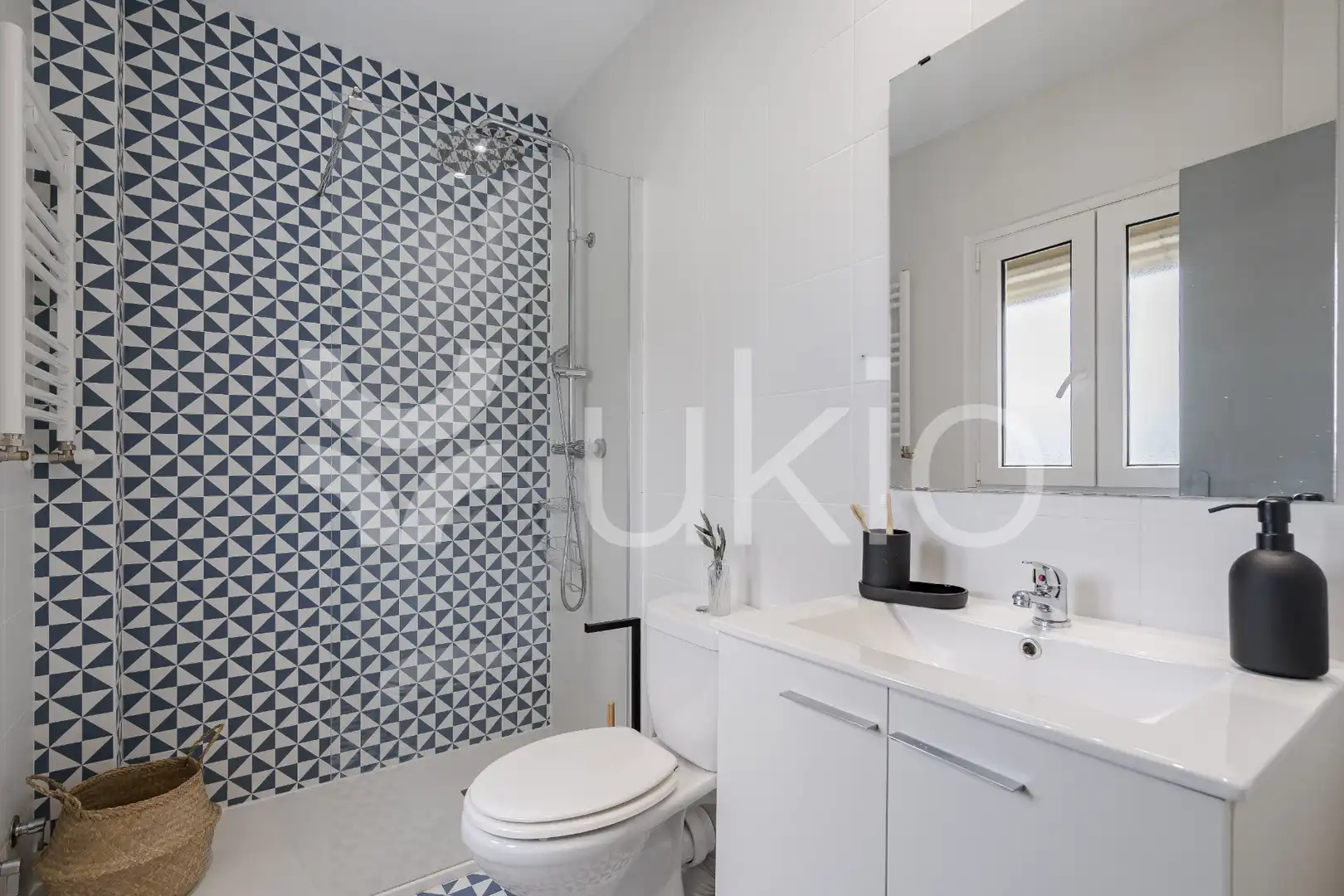 Bany de Apartament de lloguer en Madrid amb Aire condicionat, Calefacció i Terrassa