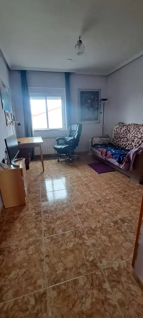 Sala de estar de Casa adosada en venta en Ávila con Calefacción y Amueblado