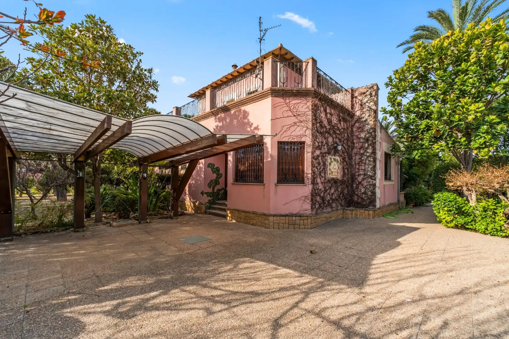 Vista exterior de Casa o chalet en venta en Elche / Elx con Aire acondicionado, Calefacción y Jardín privado