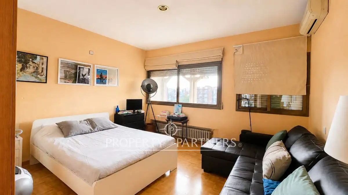 Dormitori de Apartament en venda en Madrid amb Aire condicionat, Calefacció i Piscina