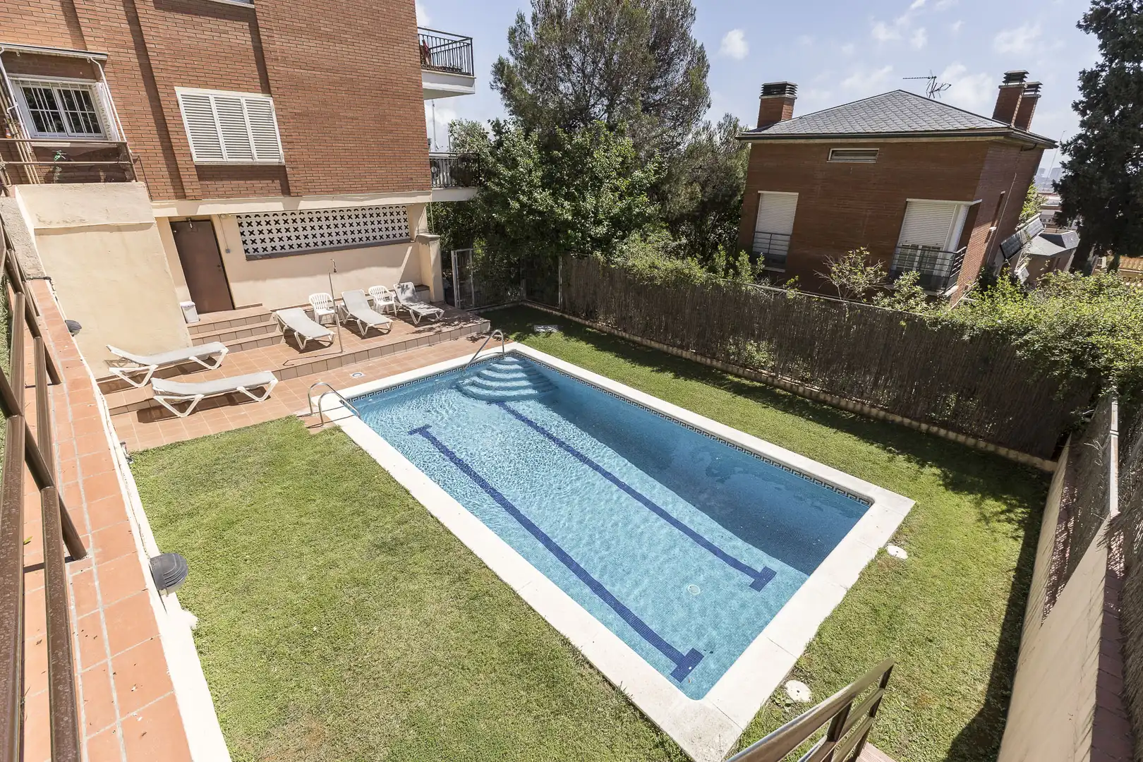 Piscina de Piso en venta en Barcelona con Calefacción, Jardín privado y Terraza
