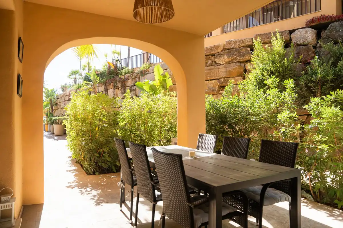 Terrassa de Planta baixa en venda en Benahavís amb Aire condicionat, Jardí privat i Terrassa