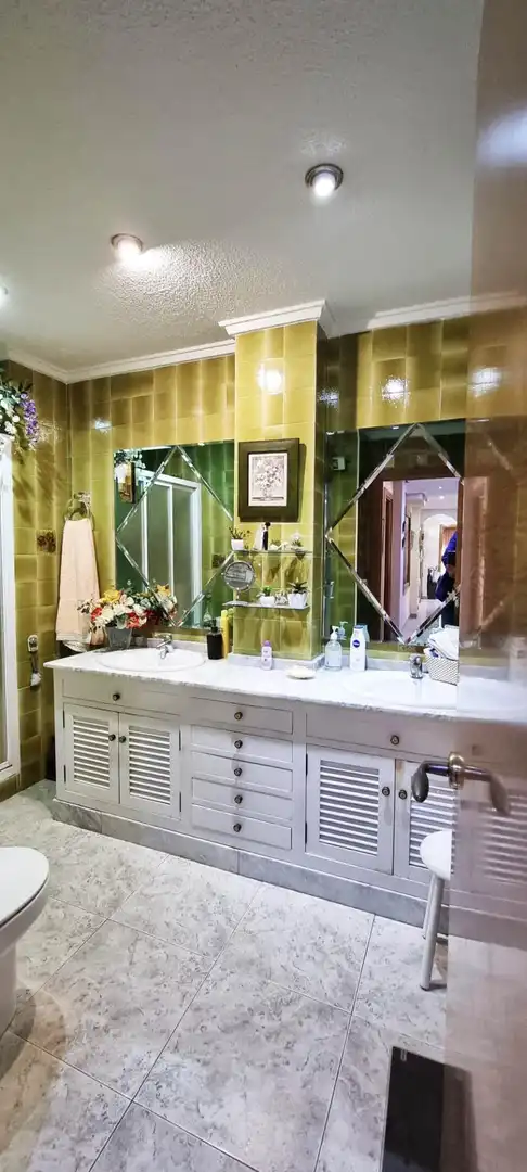 Badezimmer von Wohnung zum Verkauf in Elche / Elx