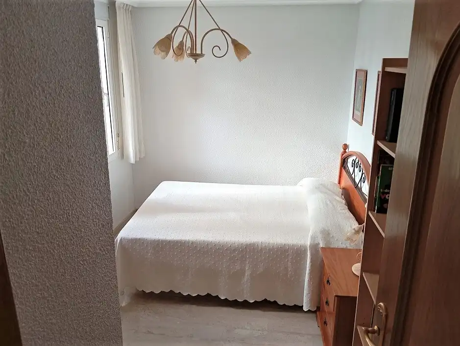 Habitación de Casa o chalet de alquiler en Santa Pola con Calefacción, Terraza y Amueblado