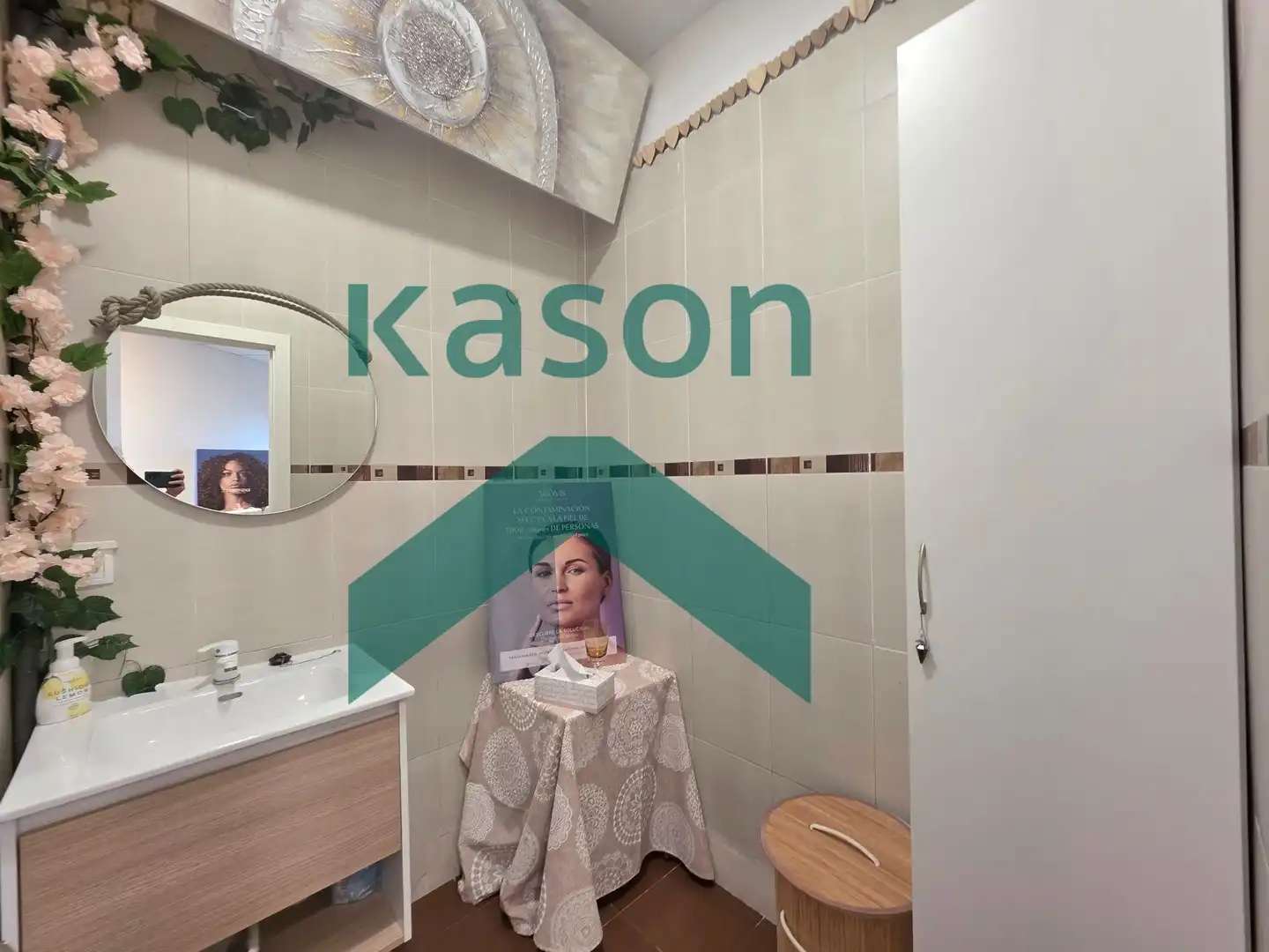 Bathroom of Commercial properties for rent in Madrid  with Air Conditioner