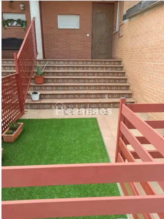 Terrassa de Casa adosada en venda en Alesanco amb Calefacció, Parquet i Terrassa