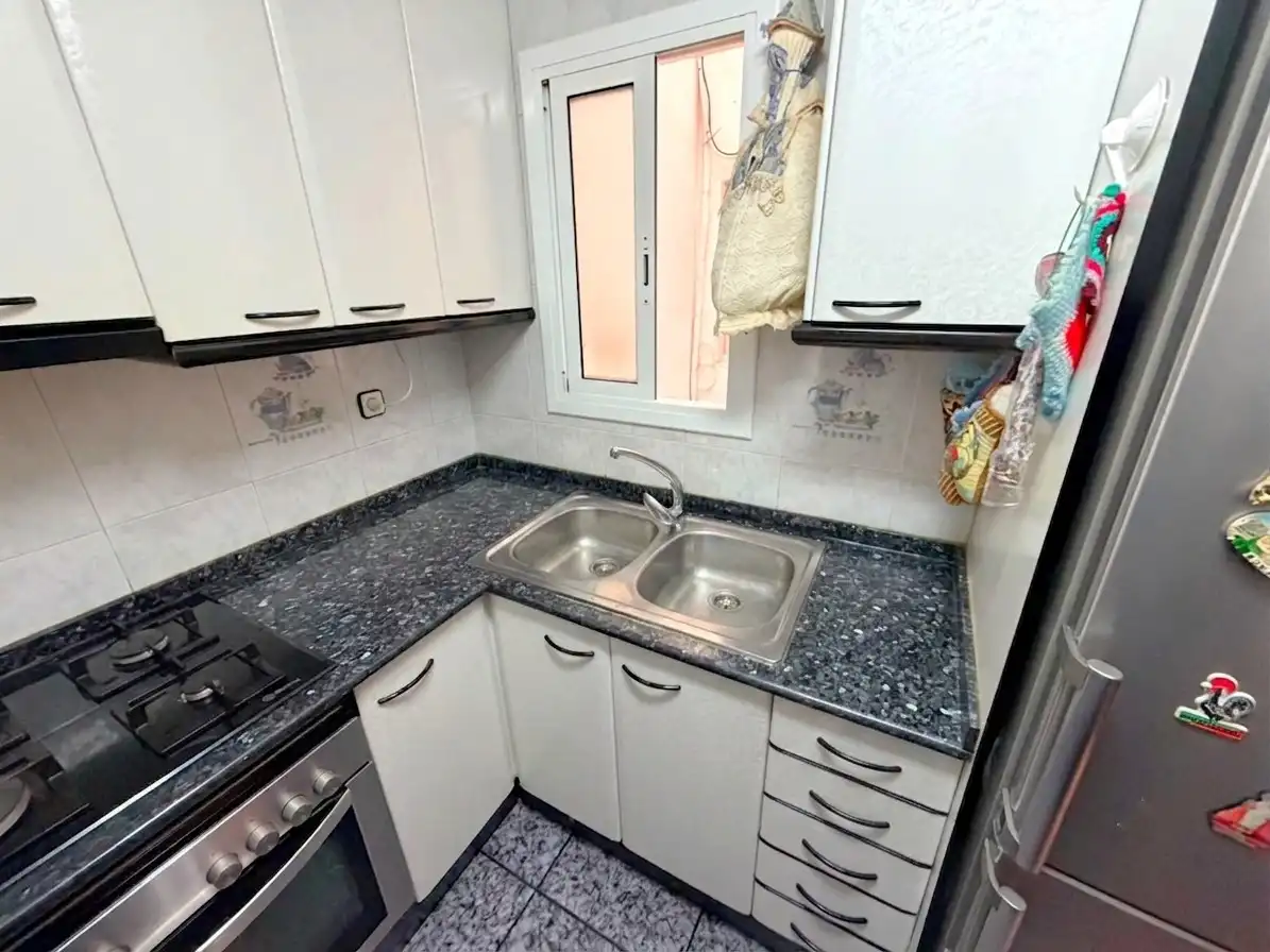 Kitchen of Flat for sale in El Prat de Llobregat  with Air Conditioner and Oven