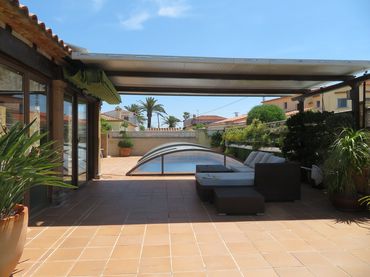 Villa con piscina in vendita a Els Poblets