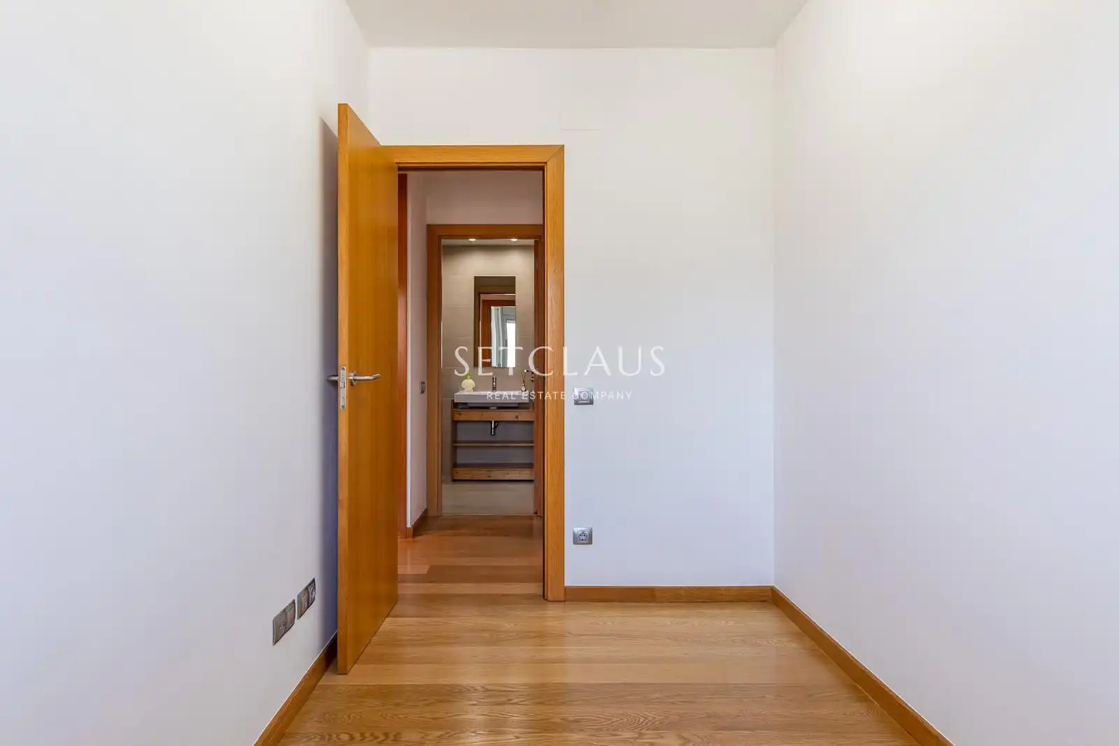 Wohnung zum Verkauf in Badalona mit Klimaanlage, Heizung und Terrasse