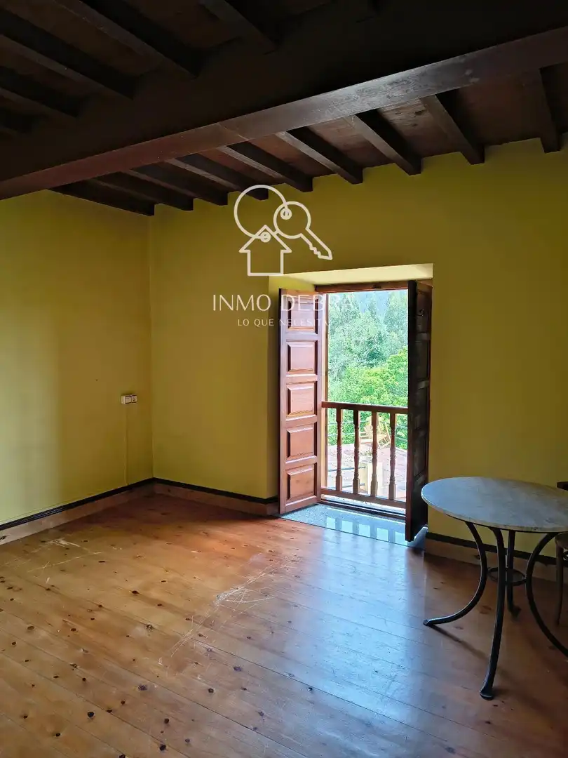 Vista exterior de Casa o chalet en venta en Salas con Calefacción y Terraza