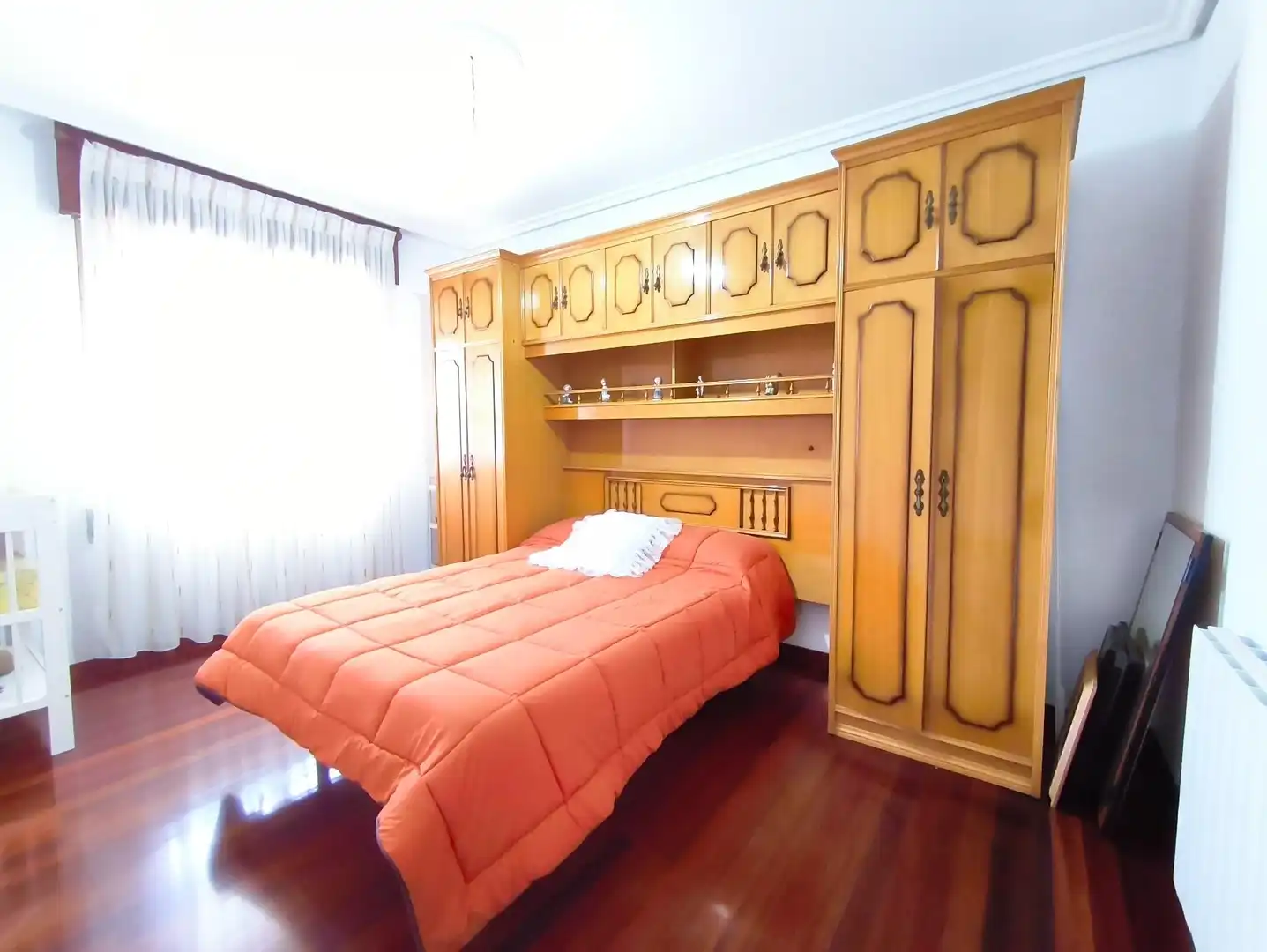 Habitación de Casa adosada en venta en Castañeda con Calefacción, Jardín privado y Terraza