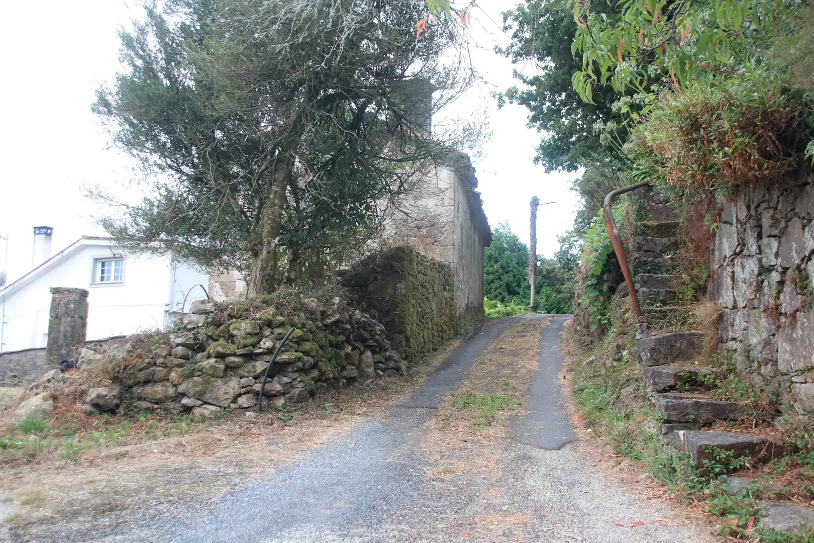 Außenansicht von Country house zum Verkauf in Rois
